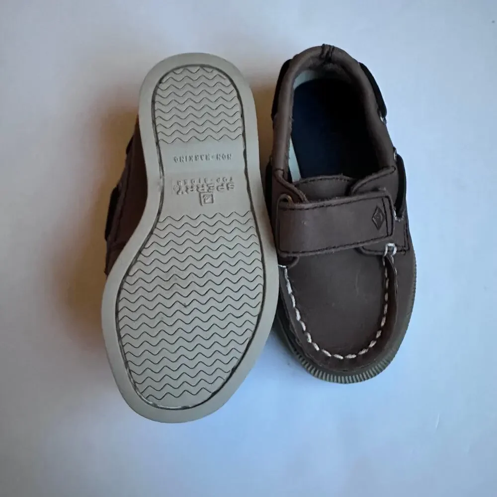 Sperry Halyard Brown Hook & Loop Boat Shoes - Size 5.5